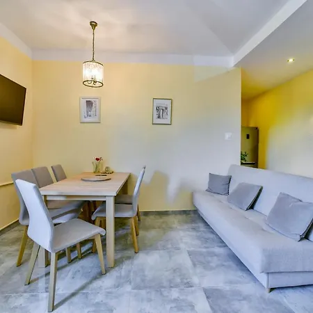 U Ewy W Kolobrzegu Podczele - 2 Sypialnie 50m2, Wifi I Darmowy Parking! Kolberg