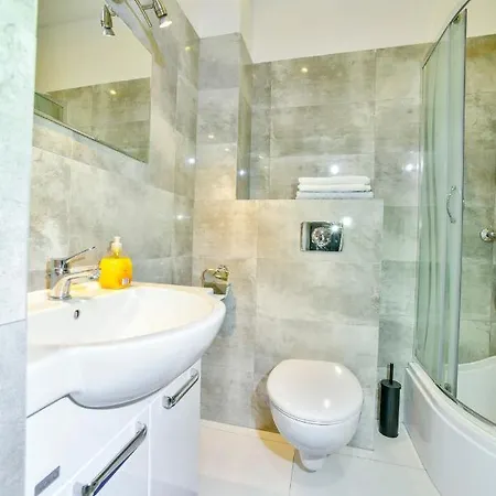 Apartmán U Ewy W Kolobrzegu Podczele - 2 Sypialnie 50m2, Wifi I Darmowy Parking!