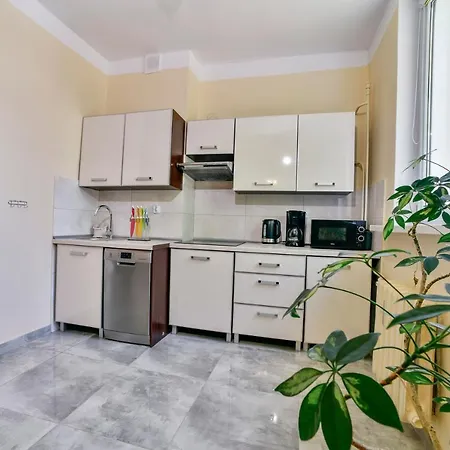 U Ewy W Kolobrzegu Podczele - 2 Sypialnie 50m2, Wifi I Darmowy Parking! Διαμέρισμα *