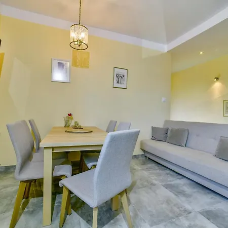 U Ewy W Kolobrzegu Podczele - 2 Sypialnie 50m2, Wifi I Darmowy Parking! Διαμέρισμα Kołobrzeg