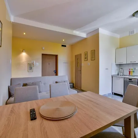 U Ewy W Kolobrzegu Podczele - 2 Sypialnie 50m2, Wifi I Darmowy Parking! Apartmán Kolobřeh