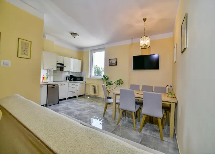 U Ewy W Kolobrzegu Podczele - 2 Sypialnie 50m2, Wifi I Darmowy Parking! Daire Kolobrzeg