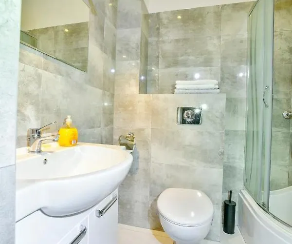 Daire U Ewy W Kolobrzegu Podczele - 2 Sypialnie 50m2, Wifi I Darmowy Parking!