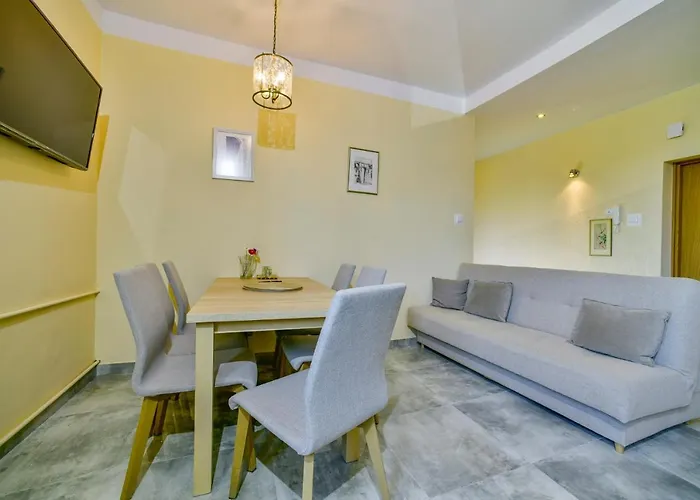 U Ewy W Kolobrzegu Podczele - 2 Sypialnie 50m2, Wifi I Darmowy Parking! Daire Kolobrzeg