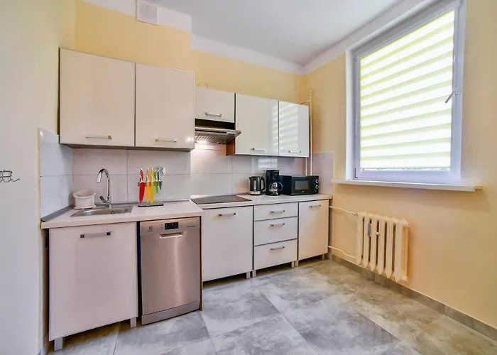 U Ewy W Kolobrzegu Podczele - 2 Sypialnie 50m2, Wifi I Darmowy Parking! Daire Kolobrzeg